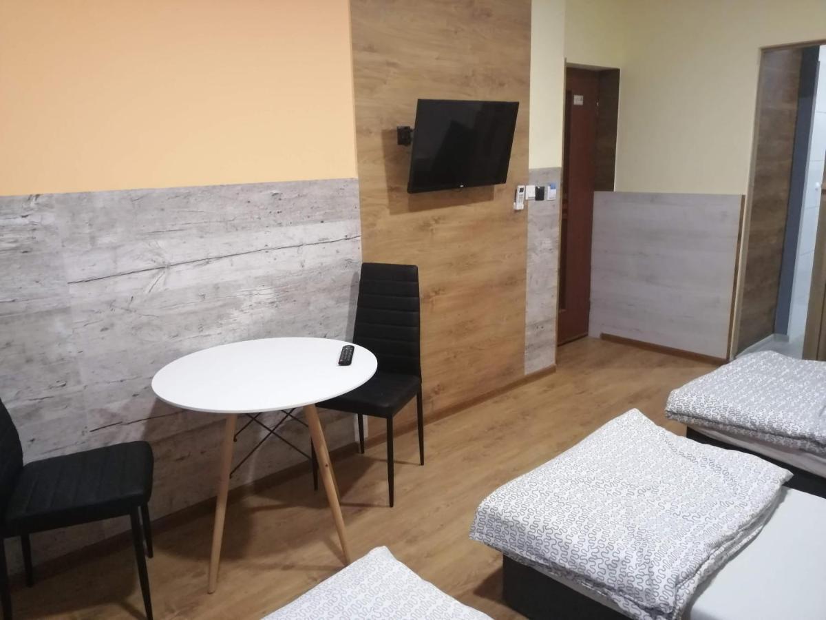 Eldom-Noclegi Pracownicze Daleka 12 Wągrowiec Exteriör bild